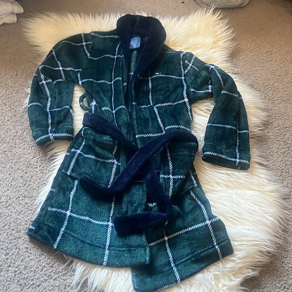 Tommy Hilfiger boys plush robe - Picture 1 of 5